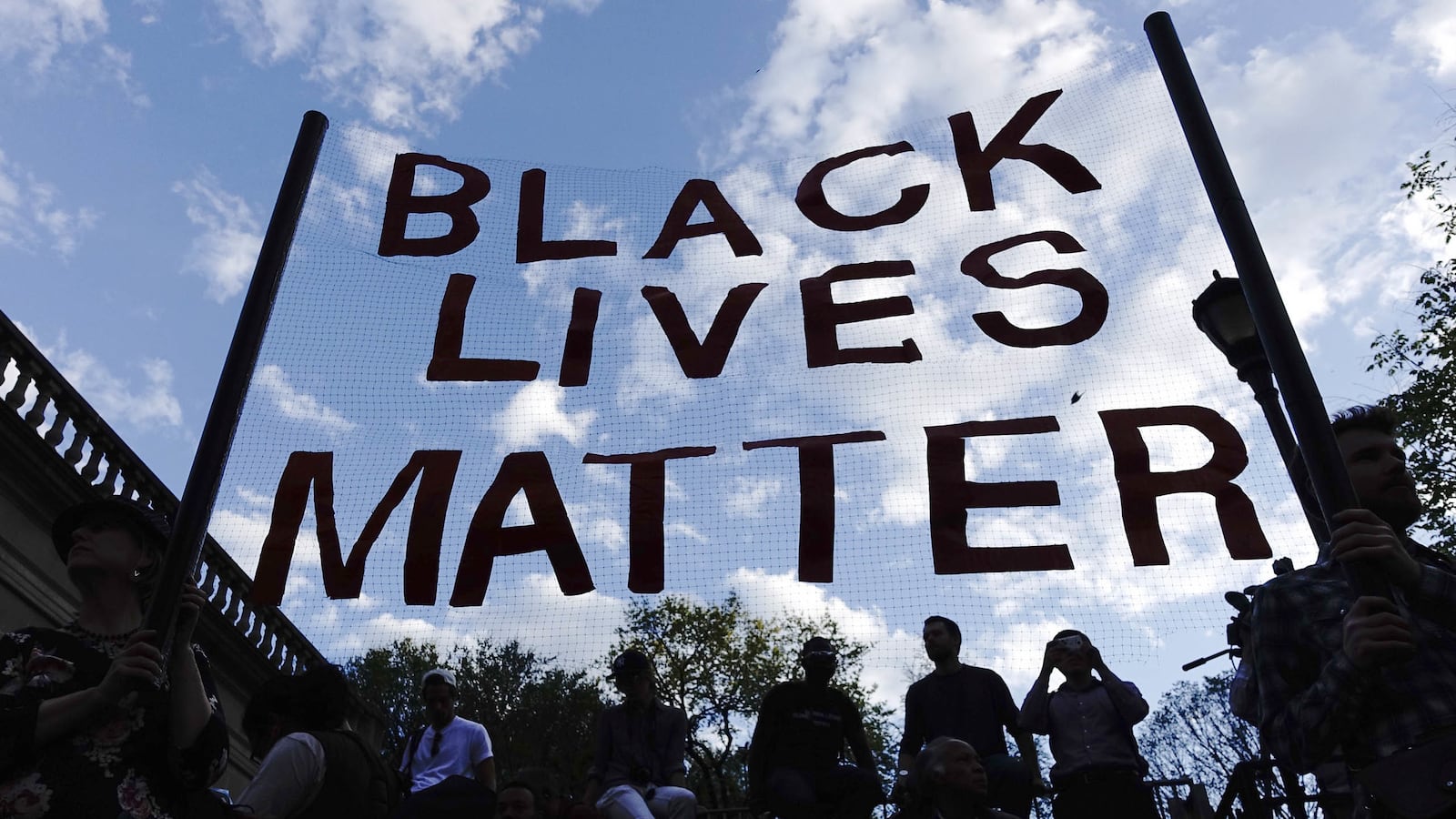 articles/2015/10/21/why-black-lives-matter-still-confounds-democrats/151020-Reid-blm-dems-tease_ukoiyr