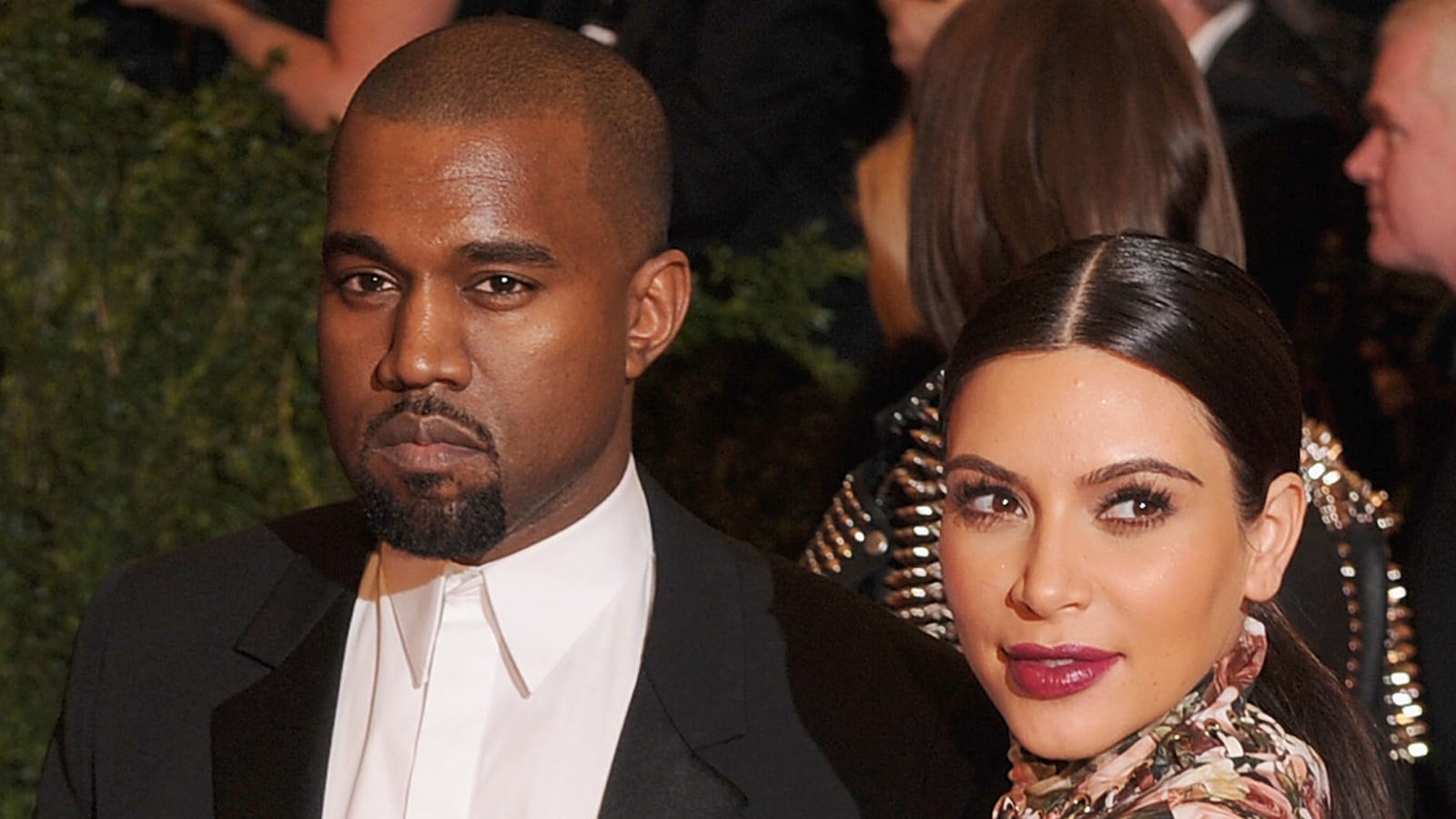 cheats/2013/05/17/kim-to-join-kanye-on-tour/130517-kim-kanye-baby-cheat_itegct