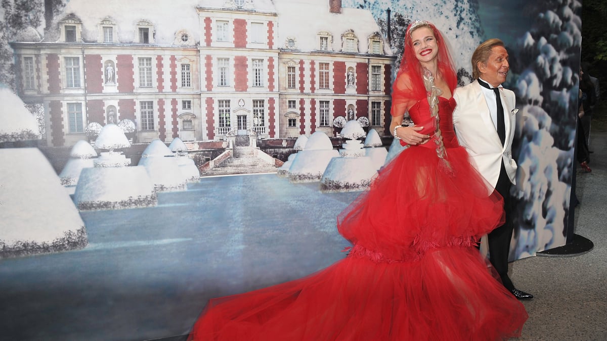 galleries/2011/07/07/valentino-garavani-natalia-vodianova-host-paris-star-studded-love-ball/love-ball-3_u1jpt5