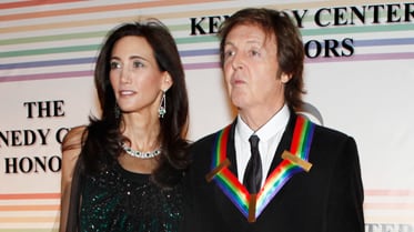 galleries/2010/12/05/kennedy-center-honors/kennedy-center-honors---mccartney_sqzd4w