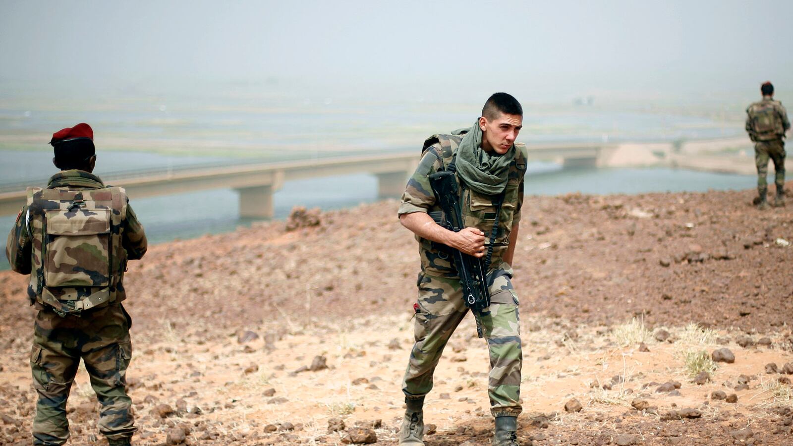 cheats/2013/02/01/french-president-to-visit-mali/130201-hollande-visit-mali-cheat_iyqrpc