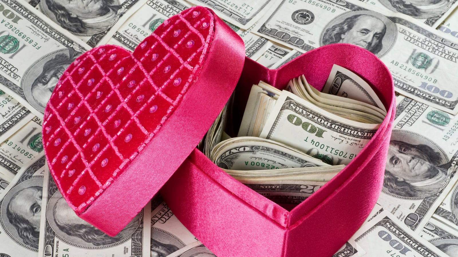 articles/2013/05/11/sugar-daddy-dating-sites-helen-croydon-on-her-guilty-fantasy/130507-Croyden-Sugar-Daddy-tease_g0mhqu