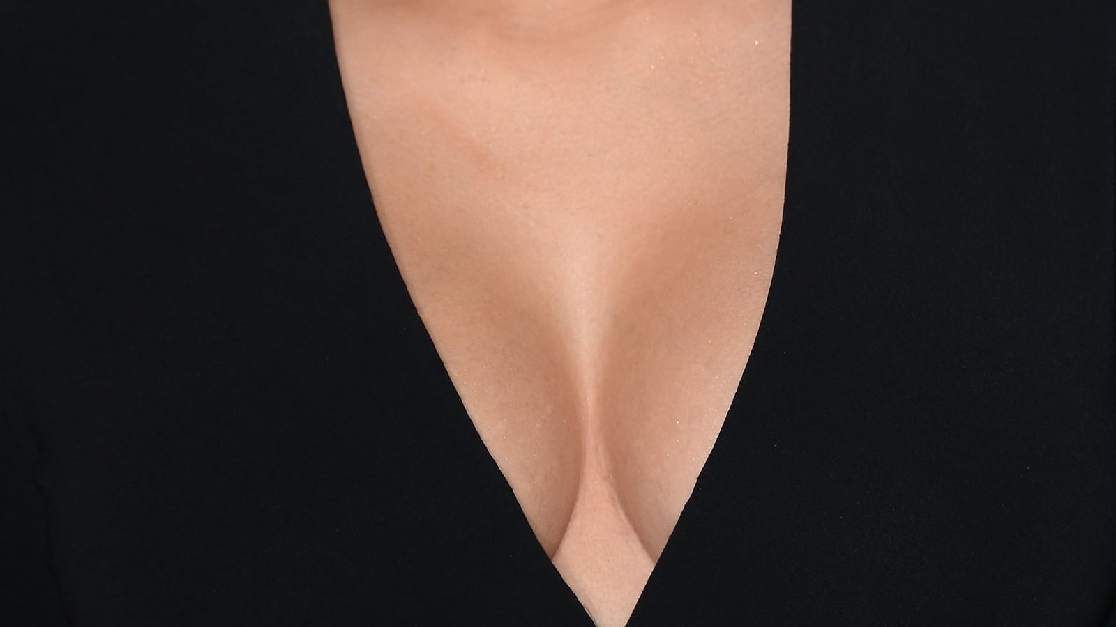 cheats/2012/12/20/squeezing-breasts-can-prevent-cancer/breast-cancer-news-cs_t9yqui