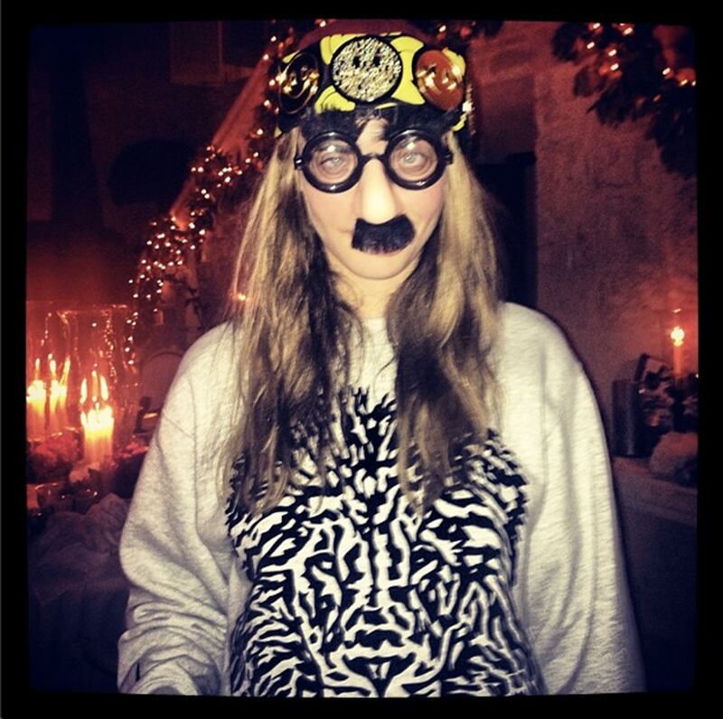 galleries/2013/12/28/from-cara-delevingne-to-kim-kardashian-the-11-best-fashion-instagrams/131227-fashion-instas-caradelevingne_ttqw5u