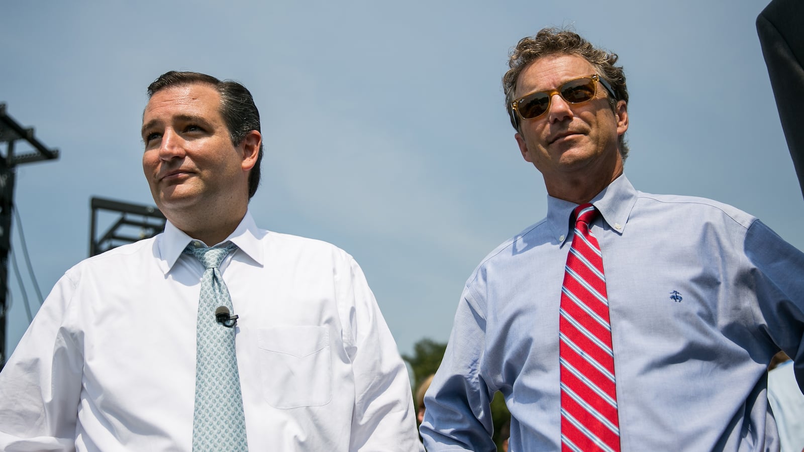 articles/2014/04/16/real-vs-republican-populism-how-to-win-the-war-on-inequality/140415-Tomasky-Economics-tease_bpfqml