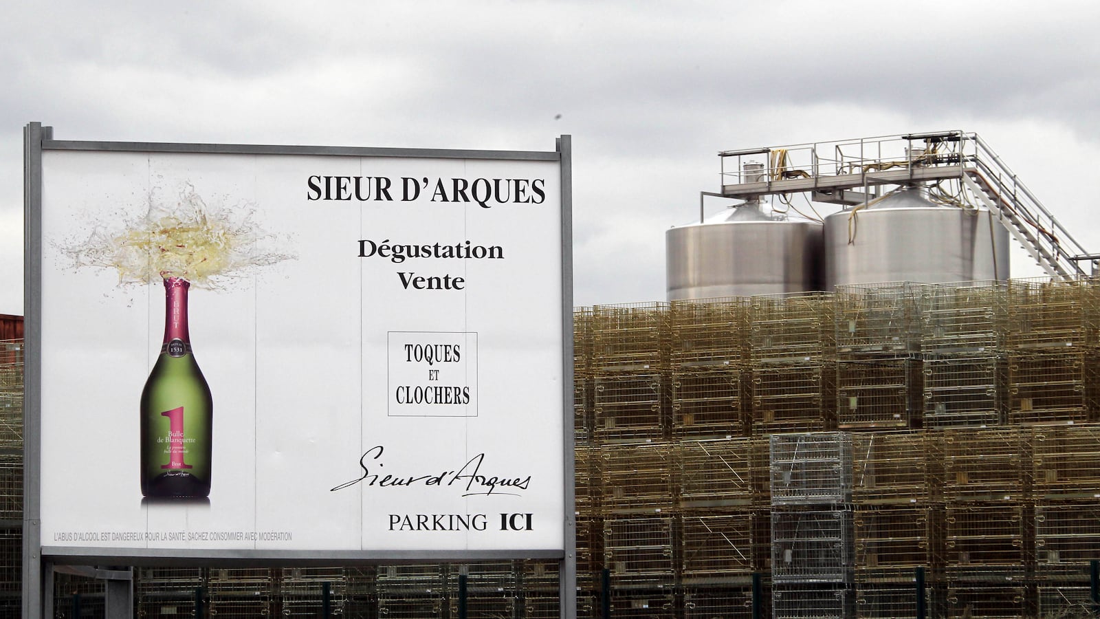 cheats/2010/02/18/francersquos-wine-fraud/gallo-pinot_yttcnu