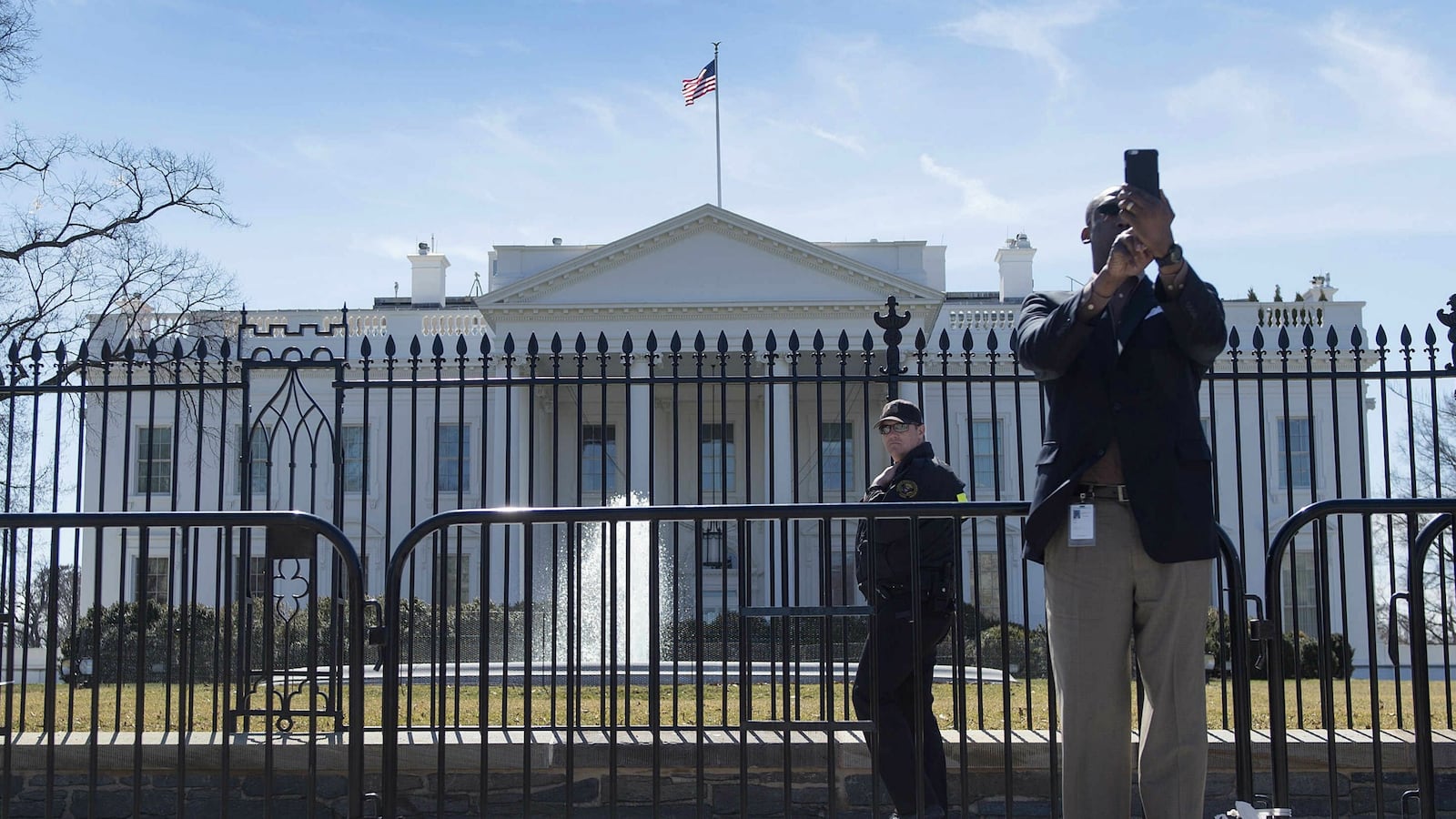 cheats/2015/03/17/secret-service-requests-fake-white-house/150317-secret-service-cheat_mcrpqb