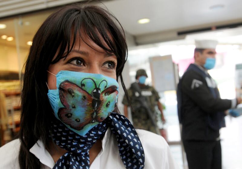 galleries/2009/04/29/face-mask-chic-the-new-fashion-rage/face-masks-8_wkd1rz