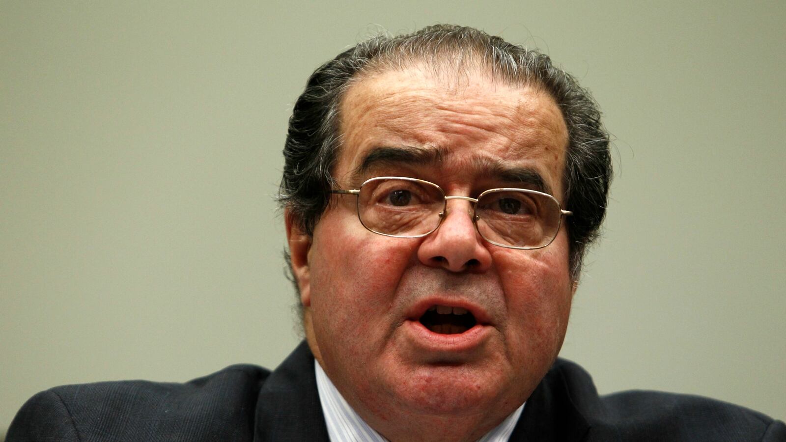 articles/2016/02/13/justice-antonin-scalia-dead-at-79/160213-scalia-cheat_kwttxf