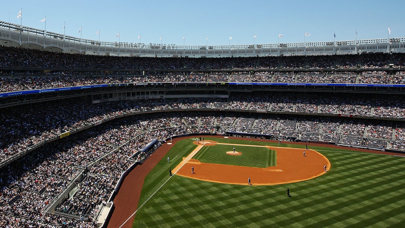 galleries/2014/04/21/best-bang-for-your-buck-baseball-stadiums-photos/mlb-stadium-rankings-newyorkyankees_m5hw7l