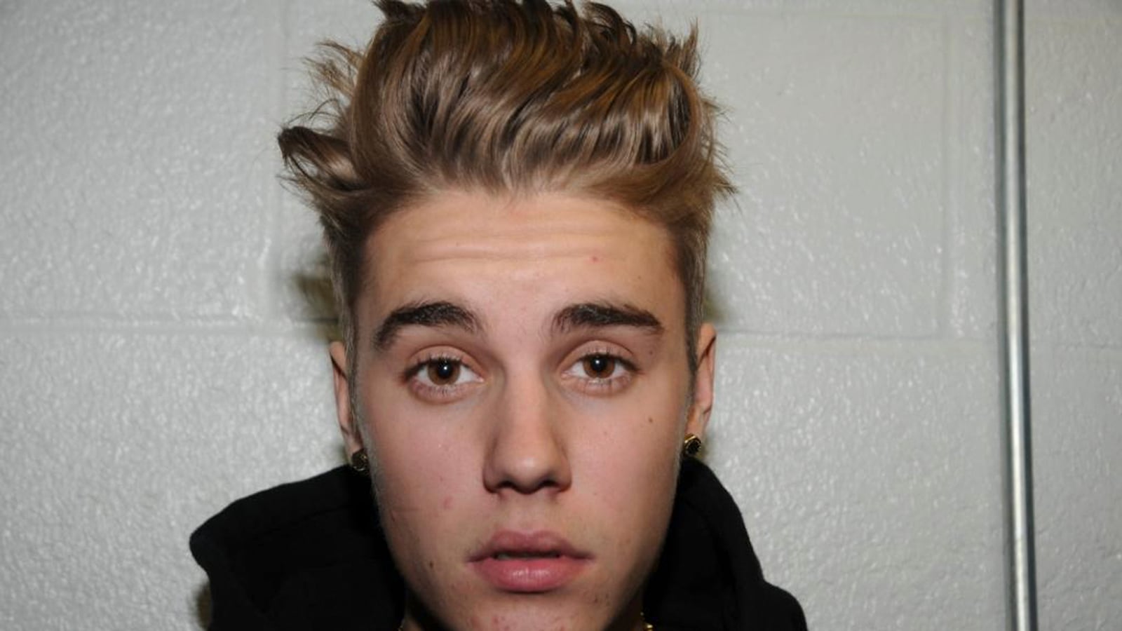 cheats/2014/07/30/orlando-bloom-punches-bieber/140730-bloom-beiber-cheat_n325od