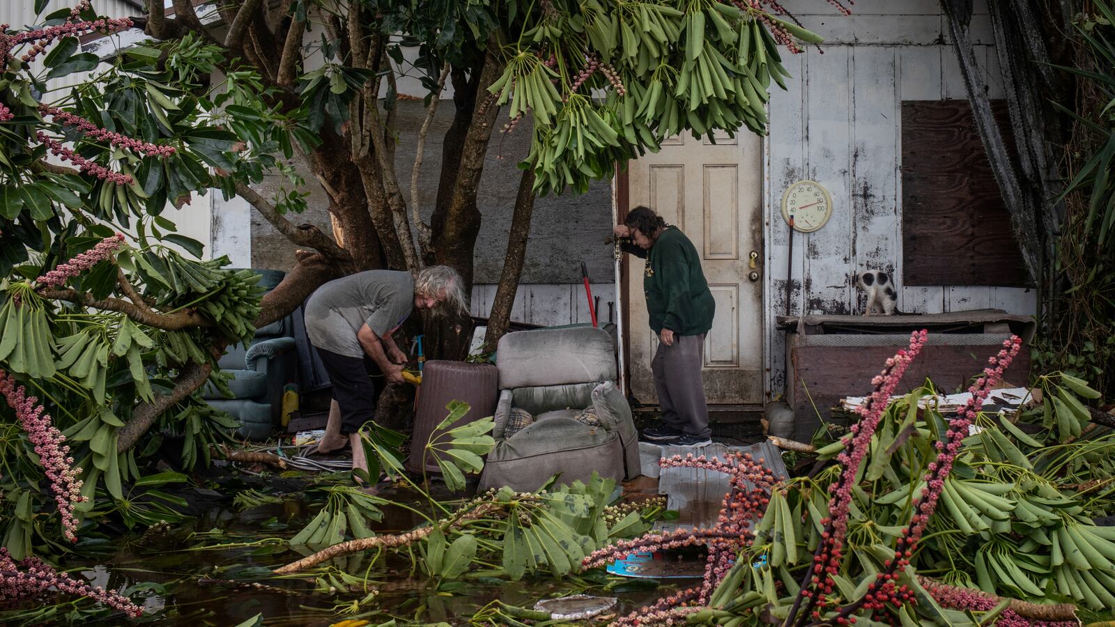 2020-07-26T213523Z_1214152418_RC291I9S6F0B_RTRMADP_3_STORM-HANNA_grko9l