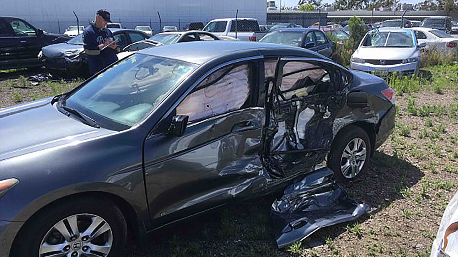 cheats/2017/05/10/disneyland-hit-and-run-driver-had-been-deported-15-times-say-border-patrol-agents/170510-disney-dui-tease_eljdih