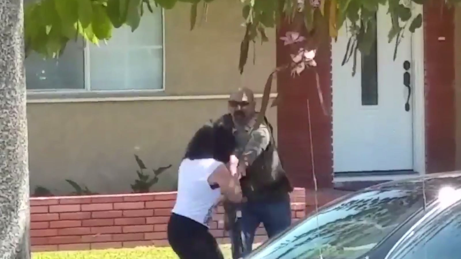 cheats/2015/04/21/watch-u-s-marshal-crushes-camera/150421-marshal-cheat_e9elol