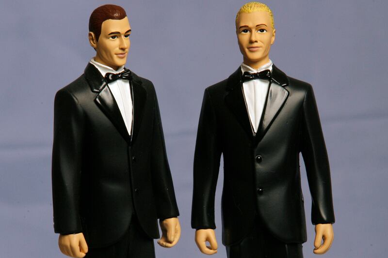 articles/2013/06/28/post-doma-wedding-vendors-hear-bells-ka-ching/130628-gay-wedding-biz-tease_awiazc
