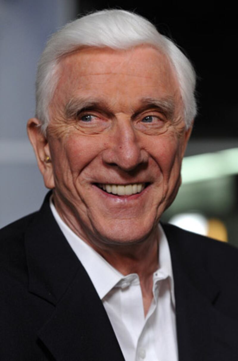 galleries/2012/08/10/jeremy-renner-in-bourne-legacy-steve-carrell-more-hot-after-40-stars-photos/neilson-famous-after-forty_cb0tm4