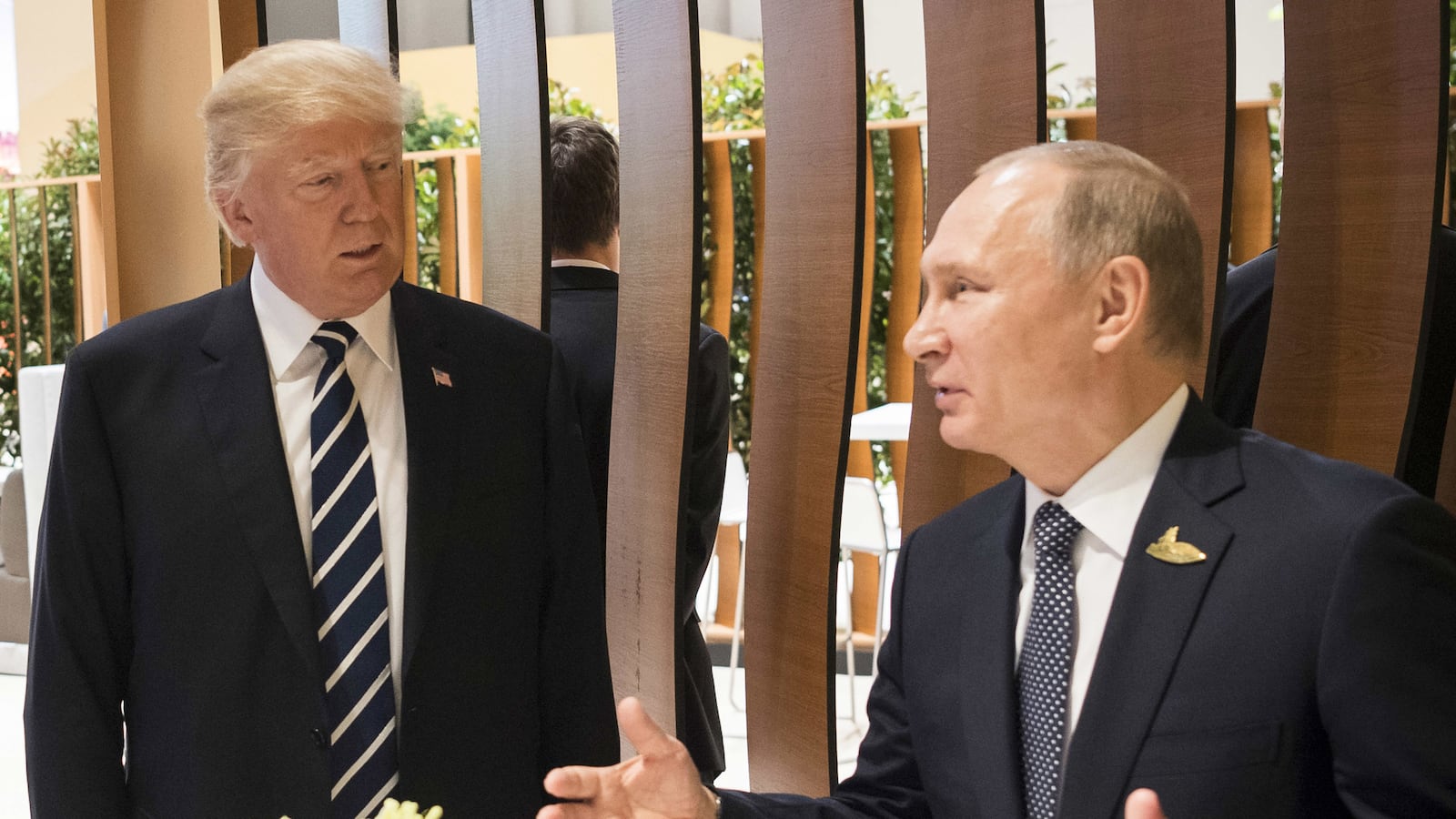 trump-putin-meetings_gijn8d