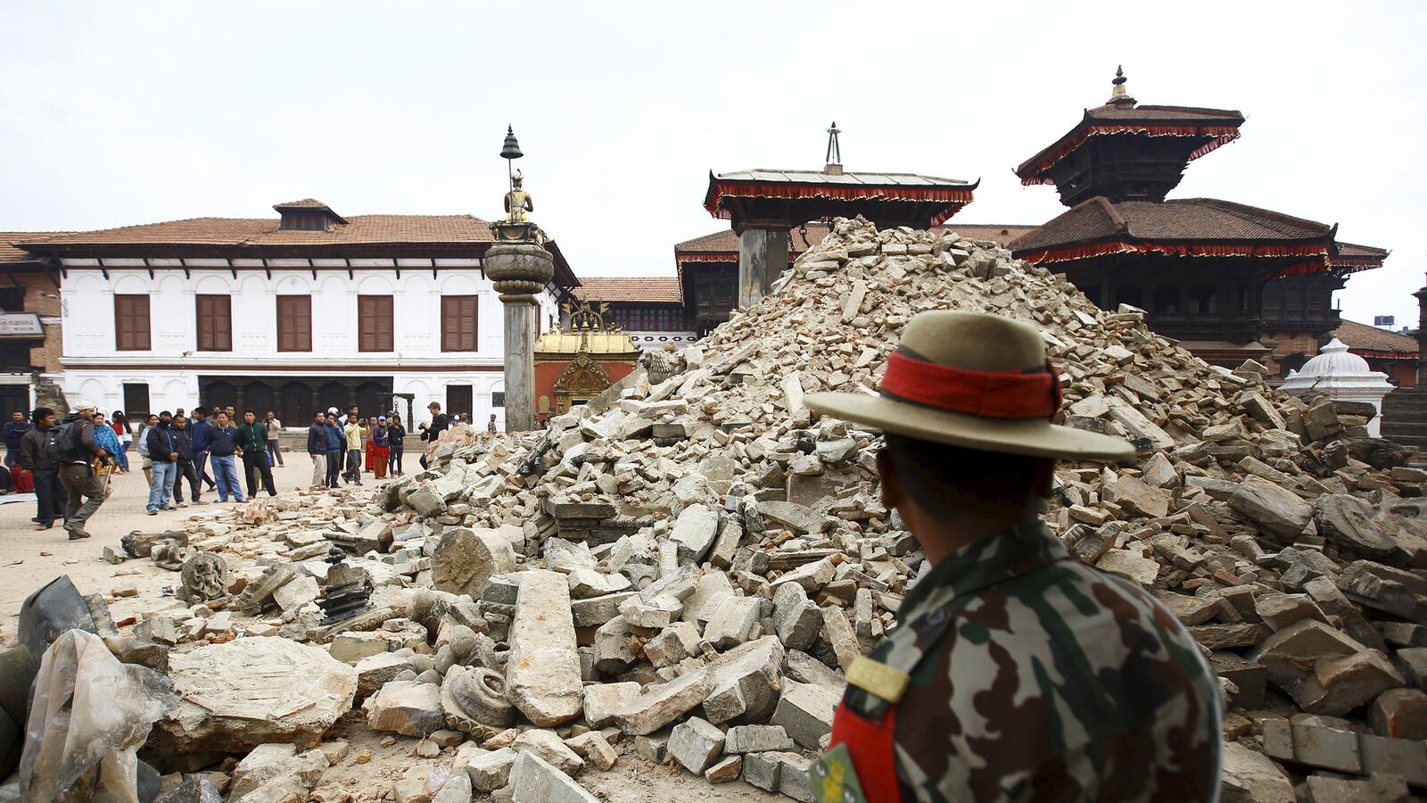 cheats/2015/04/29/500-americans-unaccounted-for-in-nepal/150429-nepal-americans-cheat_bdpat4