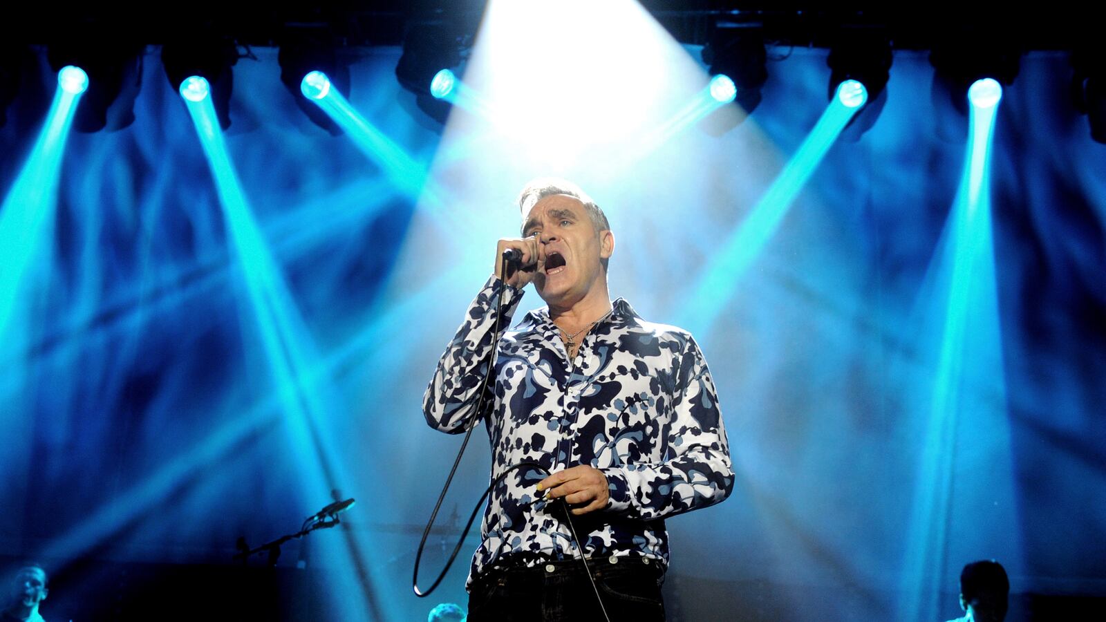 cheats/2014/06/11/morrissey-cancels-tour-after-collapse/140611-morrissey-cheat_vere9z