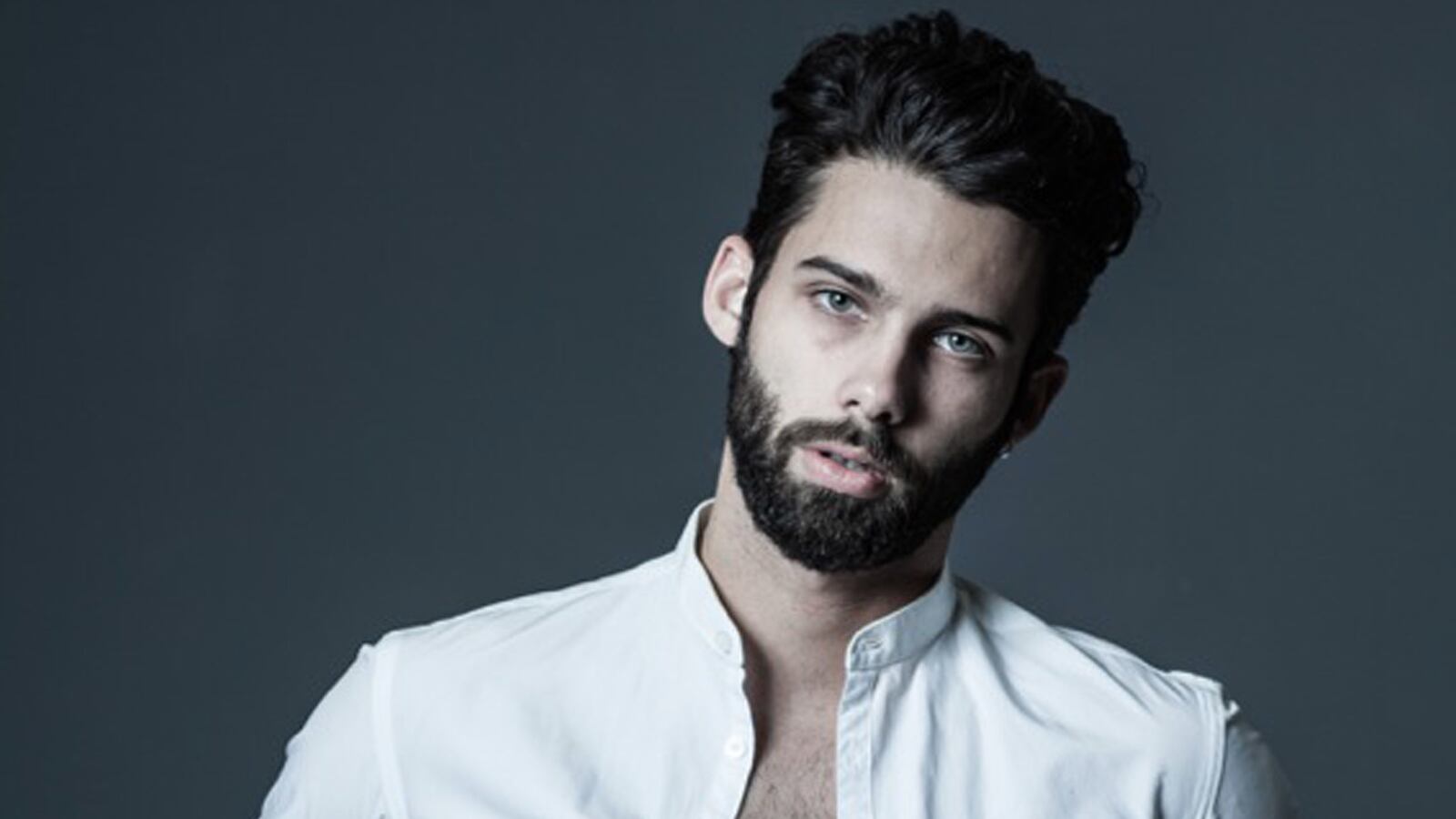 cheats/2016/11/23/how-to-put-your-best-self-on-display/161123-Jimmy-Launay-tease_cwe8d2