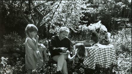 galleries/2010/08/03/summer-foods-alice-waters/summer-food---alice-waters-1_ur3ygj