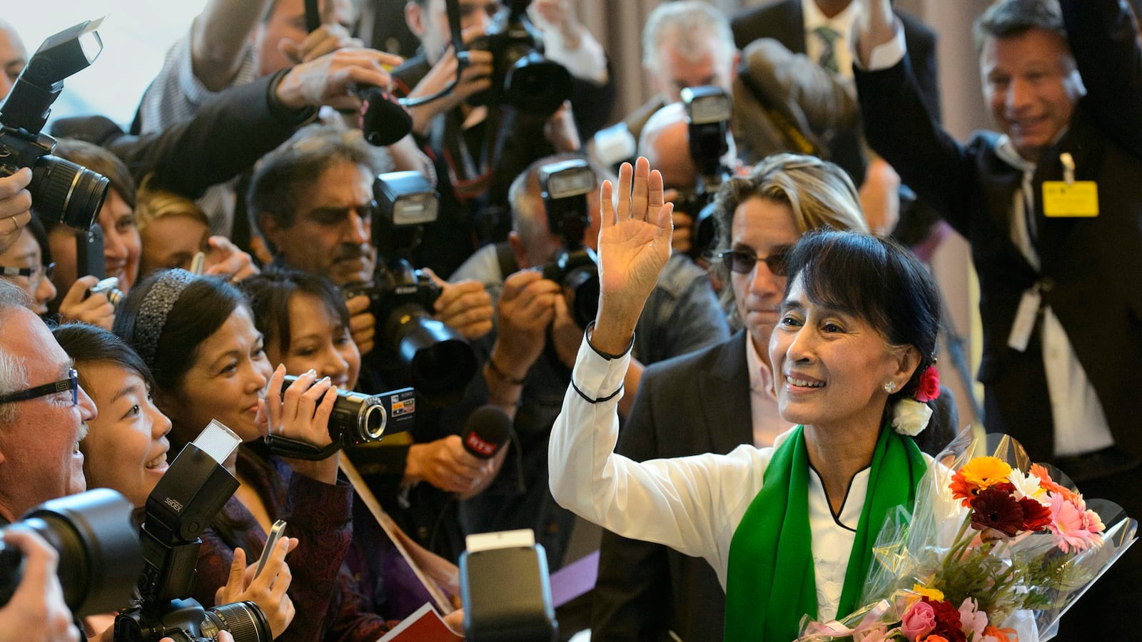 cheats/2012/06/14/suu-kyi-invest-in-burma/suu-kyi-europe-cheat_ugm97r