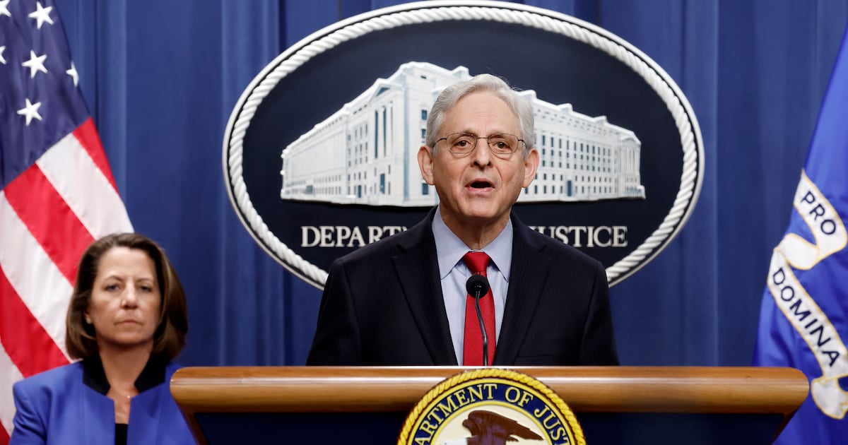 Justice Department Accuses Apple of Monopolizing Smartphones in ...