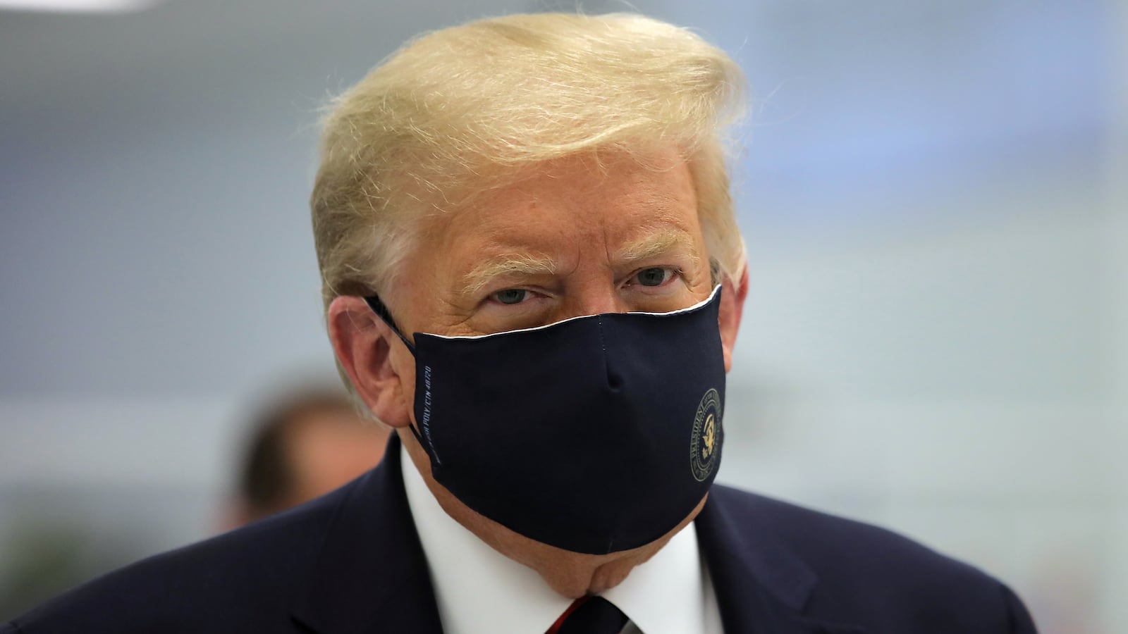 2020-10-02T070153Z_1247092070_RC27AJ9Q0BG7_RTRMADP_3_HEALTH-CORONAVIRUS-USA-TRUMP_va7zhw