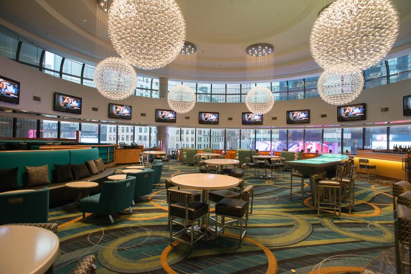 galleries/2013/12/09/bring-on-the-bubbly-these-hotels-have-the-best-new-year-s-eve-parties-photos/2013-nye-best-hotel-parties-marriott-marquis_rccmft