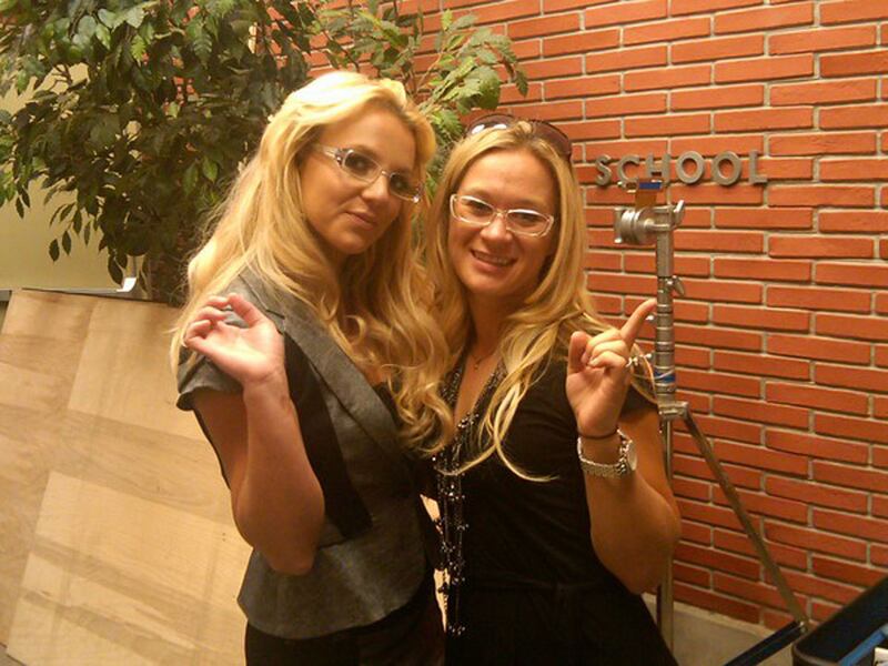 galleries/2010/08/18/best-celebrity-twit-pics/twitpibritney-spears_jns616