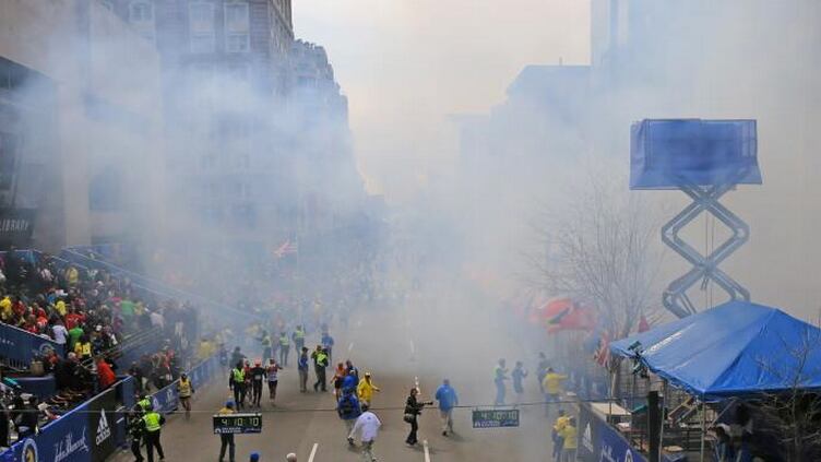 articles/2013/04/15/explosions-at-the-boston-marathon/explosions-at-the-boston-marathon-image_y2lzzg