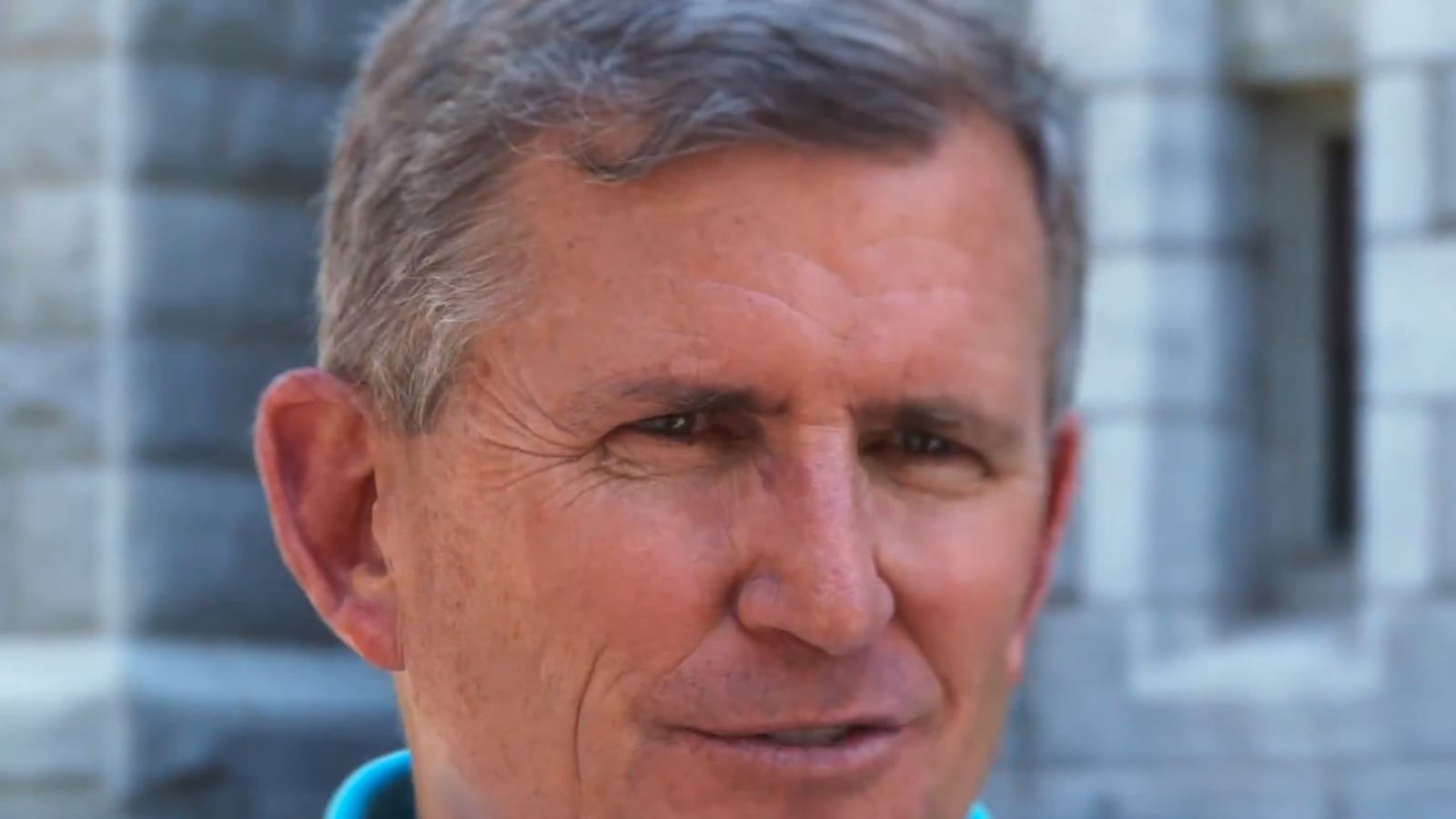 articles/2014/08/11/banished-catholic-priest-helps-abuse-survivors/140811-moral-courage-tease_skizki