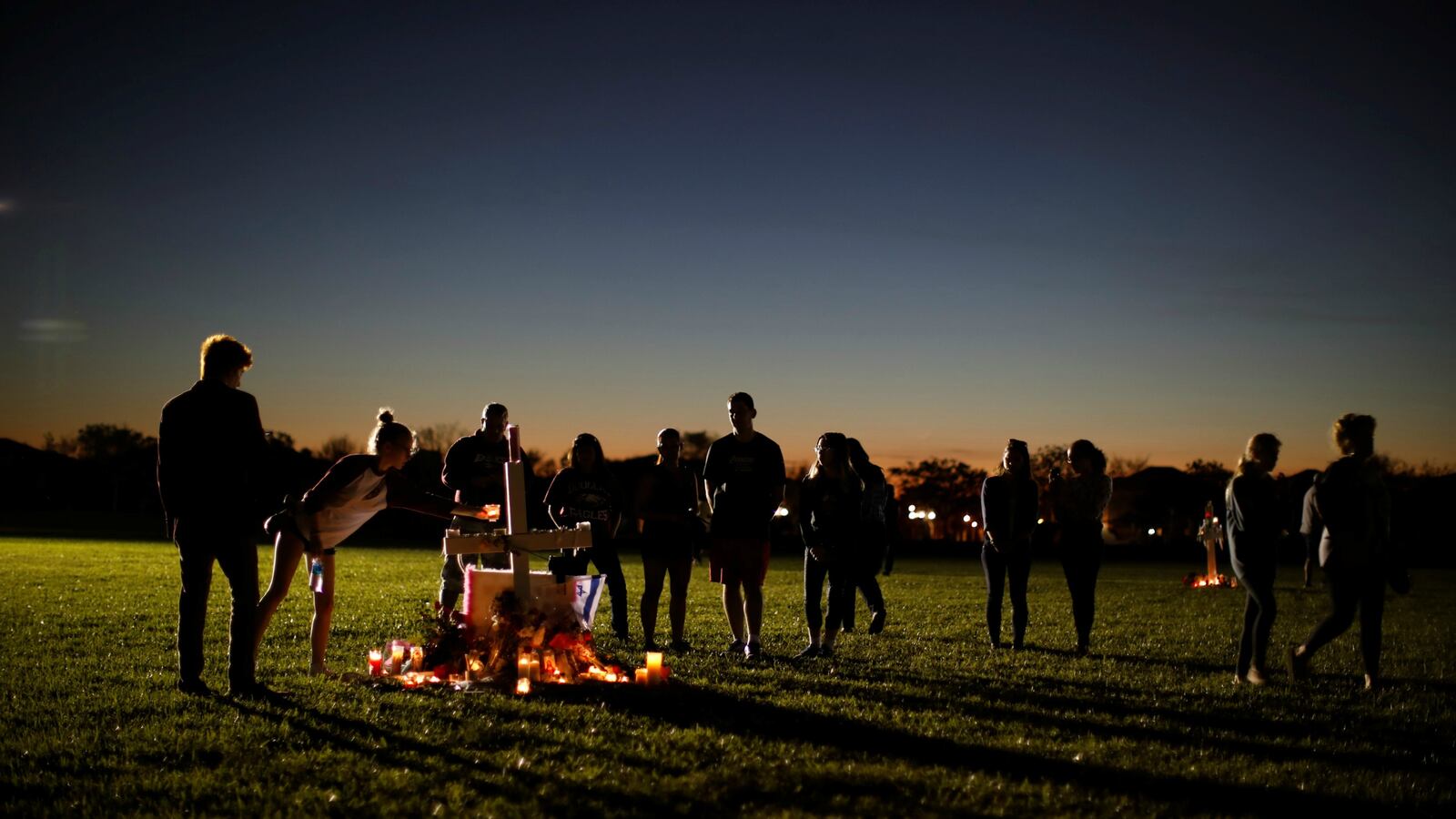 180218-florida-victims-march-washington-cheat_mcguxl