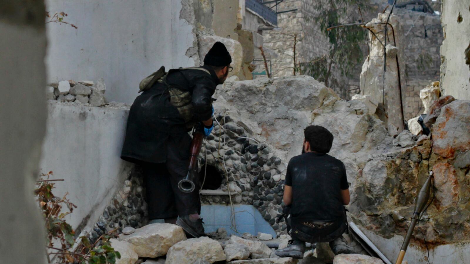 cheats/2012/11/01/syrian-rebels-kill-28-soldiers/syrian-rebels-kill-28-cheat_u2gukf