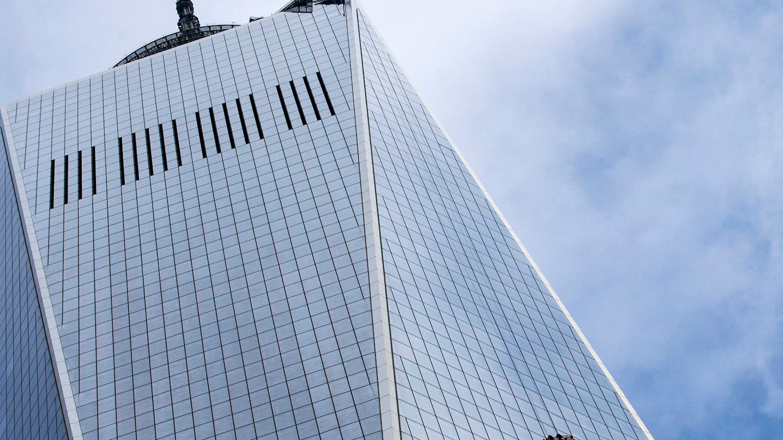 articles/2014/11/12/rescue-at-one-world-trade-center/141112-daly-wtc-scaffolding-tease_c77hcb