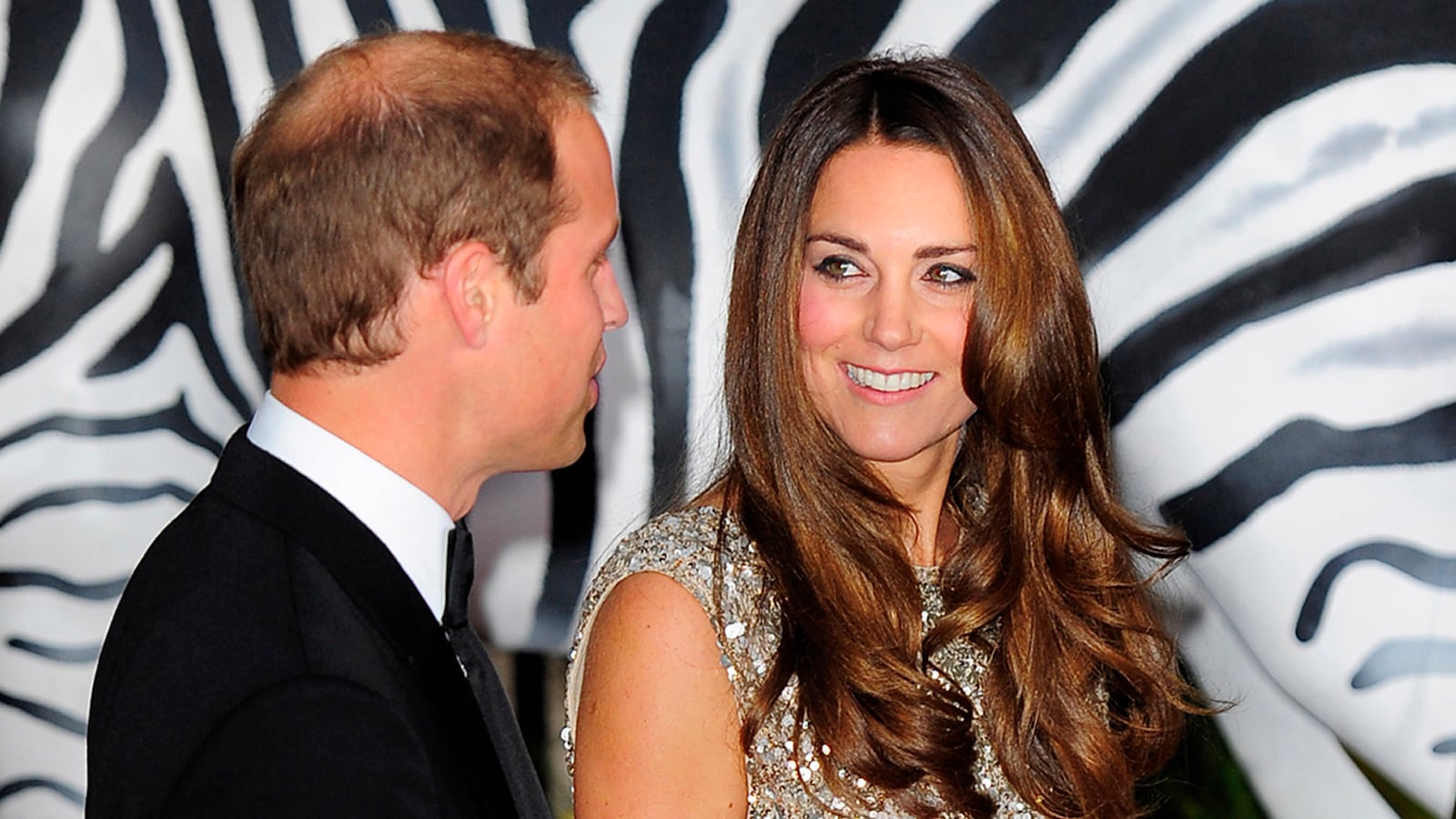 articles/2013/11/25/kate-middleton-s-hair-stylist-position-is-vacant-lady-gaga-for-versace-confirmed/131125-kate-middleton-versace-cheat_km1nap