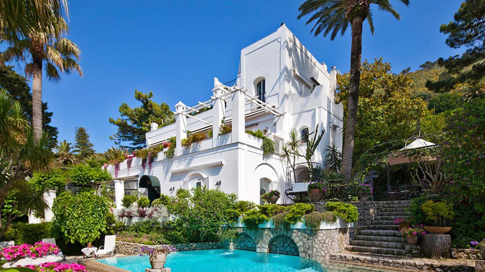 galleries/2013/08/18/rent-this-mediterranean-villa-photos/130816-villa5_p41hoc