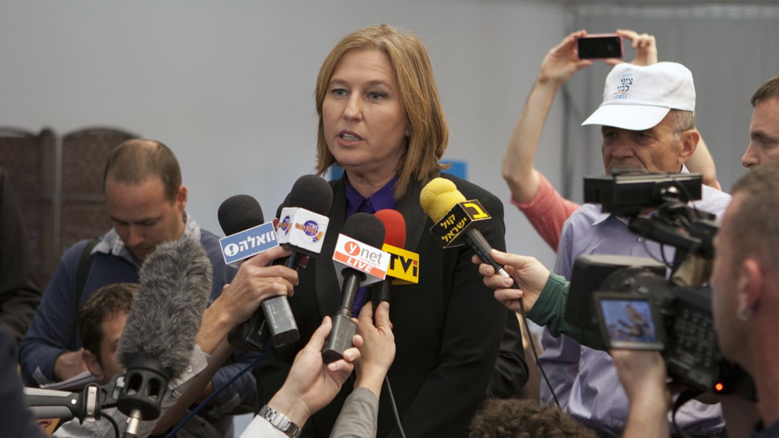 articles/2012/03/28/why-is-benjamin-netanyahu-smiling/tzipi-livni-israel-ephron_q0v1jd