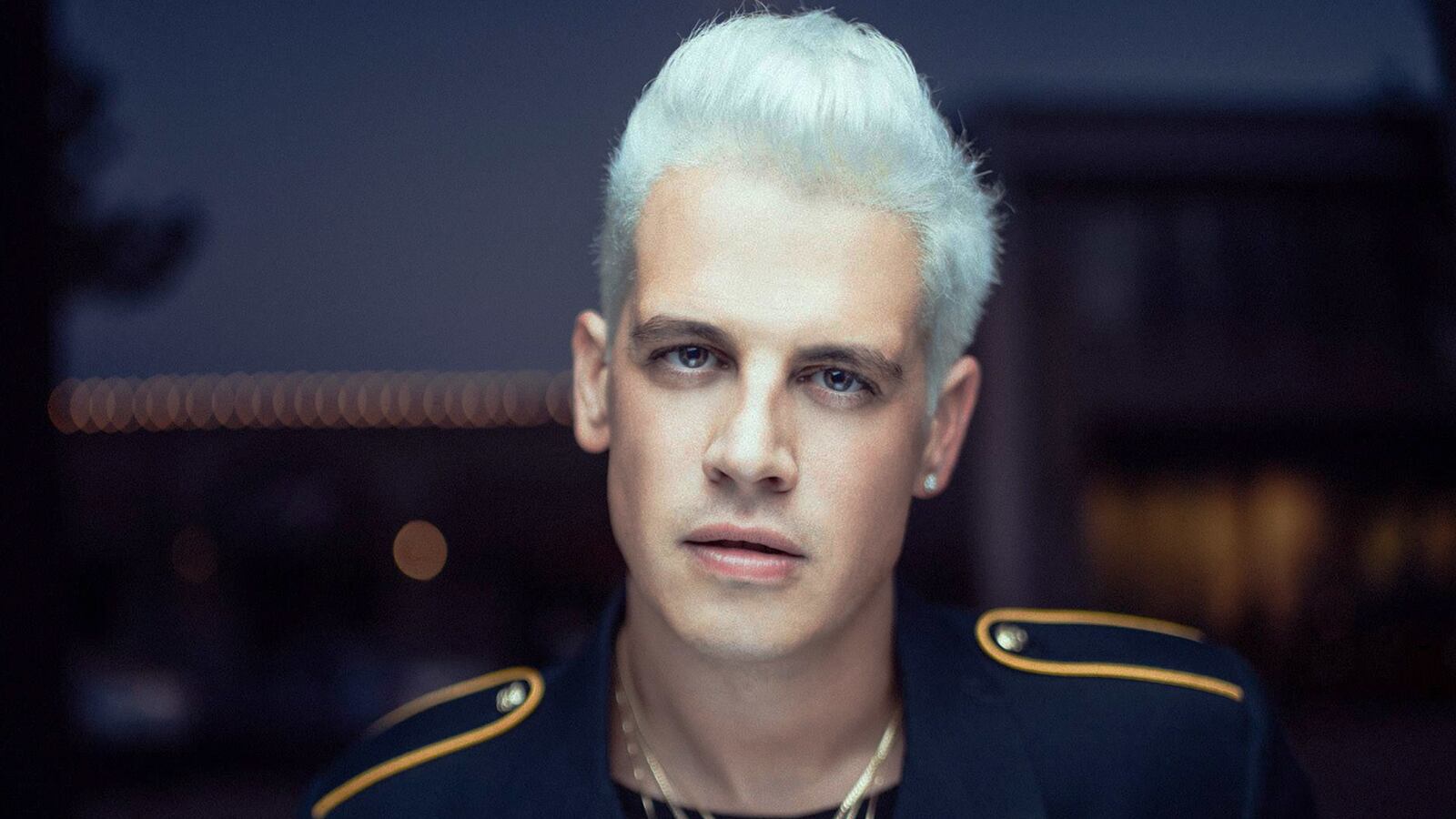 cheats/2016/12/29/milo-yiannopoulos-lands-250k-book-deal/160818-Collins-Milos-charity-tease_tvrhu0