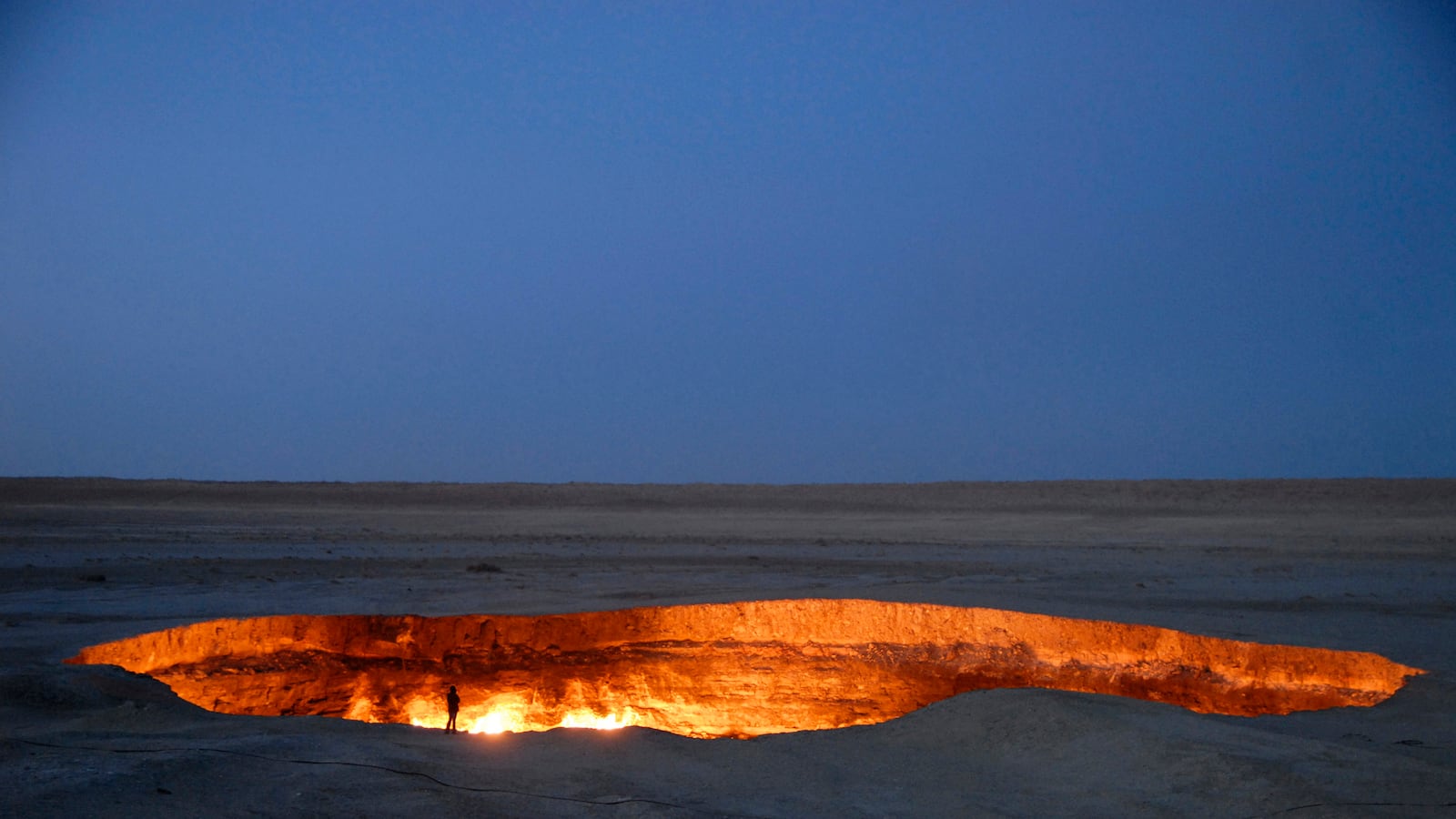 articles/2013/08/01/a-fiery-pit-rages-in-the-turkmenistan-desert/130731-turkmenistan-door-to-hell_bxipx1