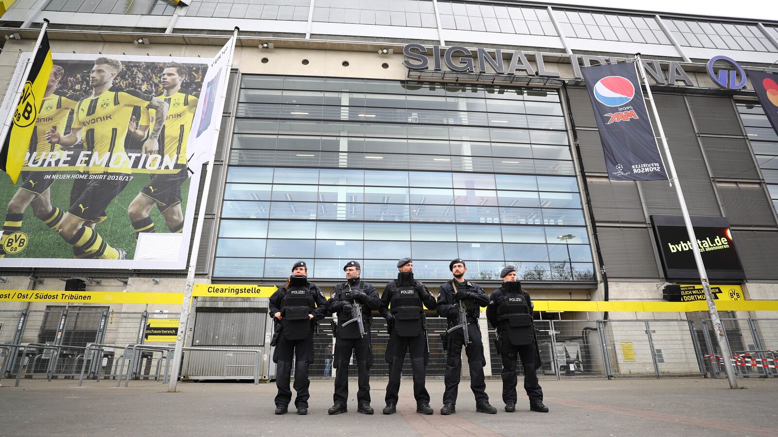 cheats/2017/04/13/german-prosecutor-bus-attacker-was-isis/170413-Borussia-Dortmund_stdmwn