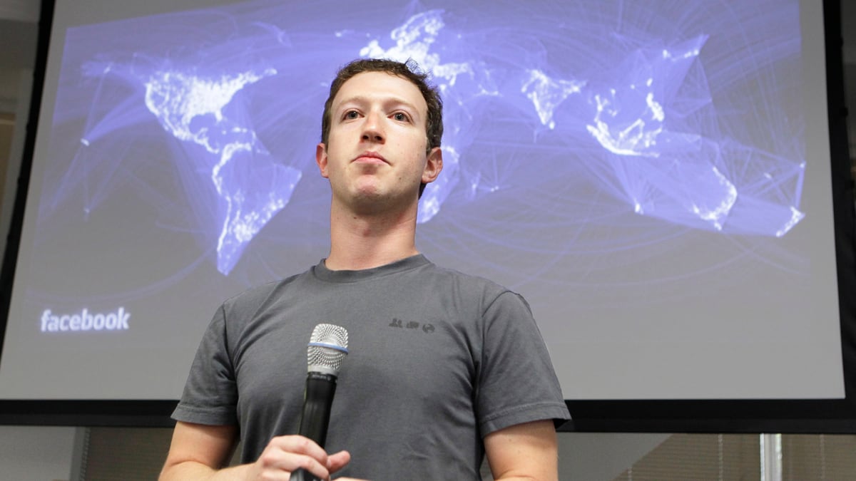 cheats/2011/10/06/tech-titans-mourn-steve-jobs/zuckerberg-revenues-cheat_asytoy