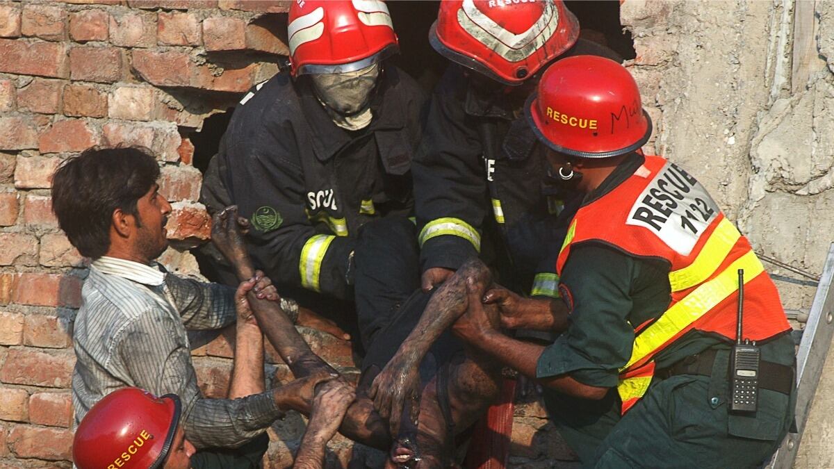 cheats/2012/09/13/murder-charges-in-pakistan-fires/pakistan-fire-murder-charge-cheat_ny0bpd