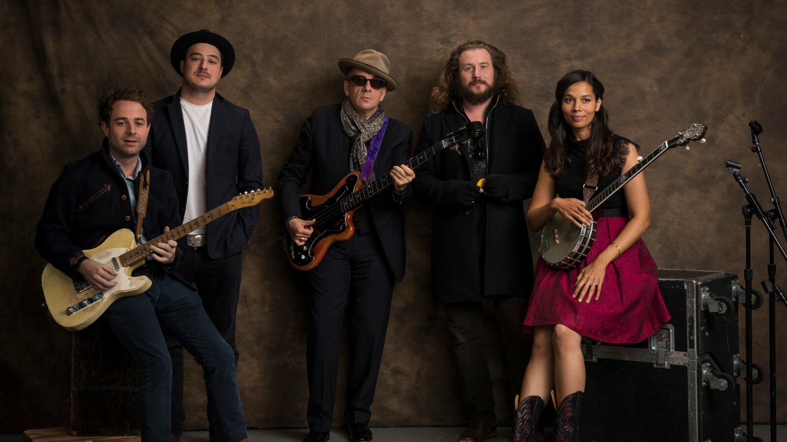 articles/2014/11/16/elvis-costello-marcus-mumford-and-others-crowdsource-a-dylan-album/141114-jones-costello-dylan-tease_mt0fks