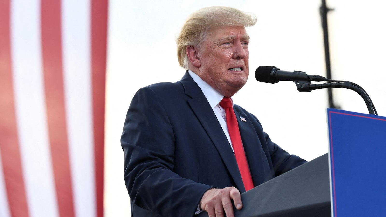 2022-08-26T172401Z_1117899883_RC2CZU9K7131_RTRMADP_3_USA-TRUMP-BARRACK_f5ssca