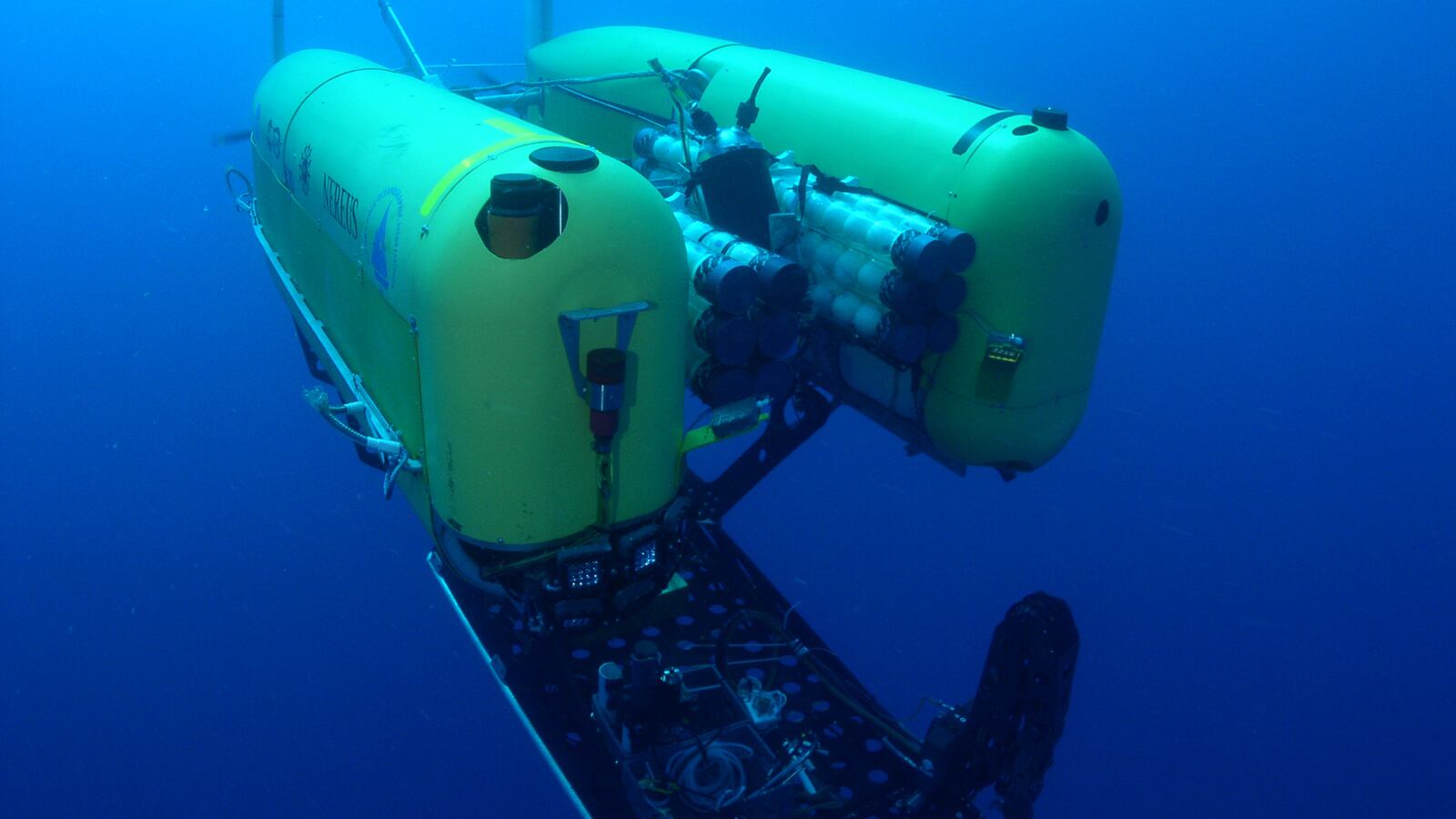 articles/2014/06/09/lost-ocean-rover-finds-possible-alzheimer-s-treatment/140607-Ahmed-ocean-rover-tease_qbmvwc