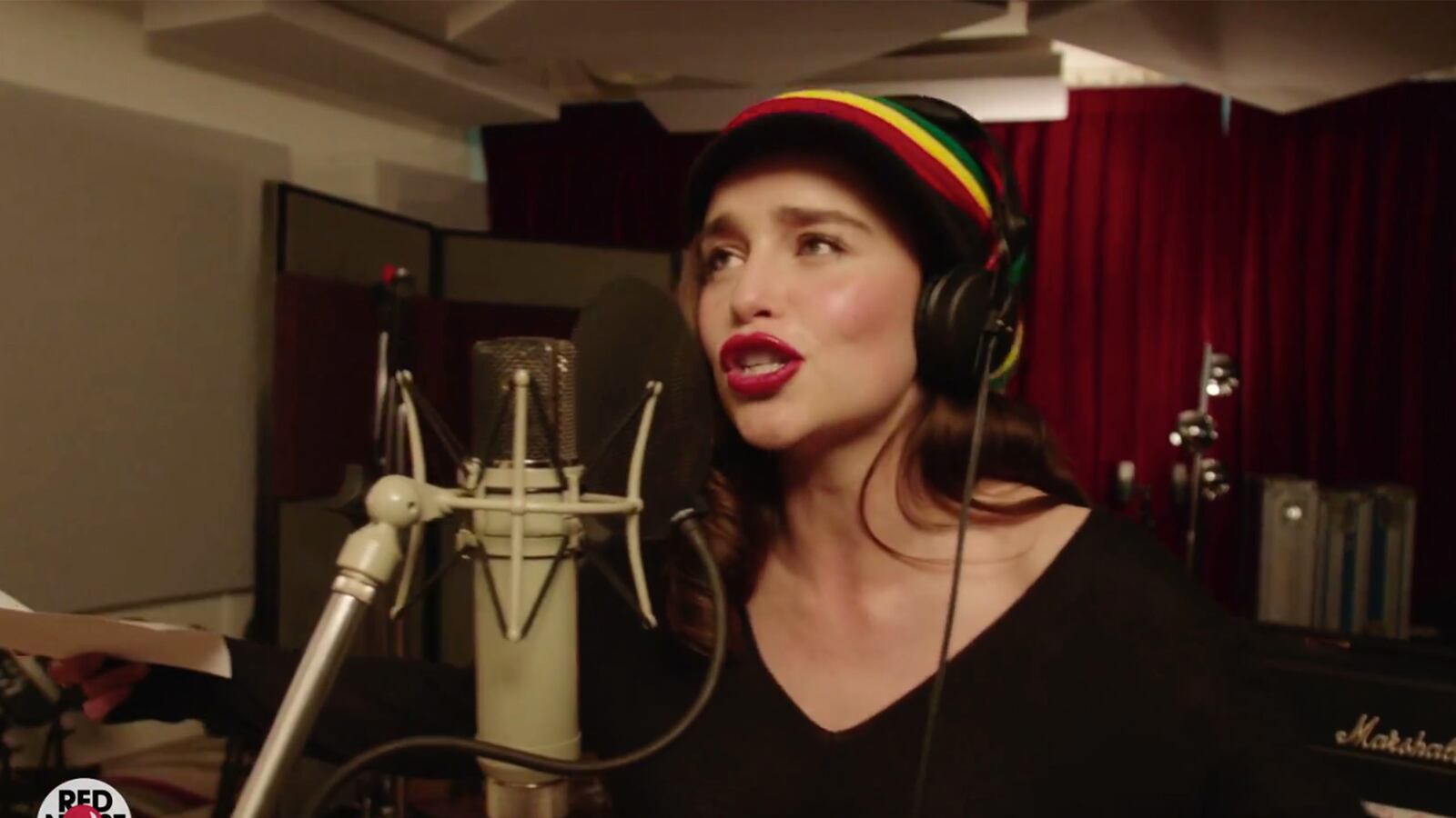 articles/2015/05/22/coldplay-s-game-of-thrones-musical-is-the-only-thing-you-ll-be-talking-about-today/150522-viralvid-thrones-tease_q46i04