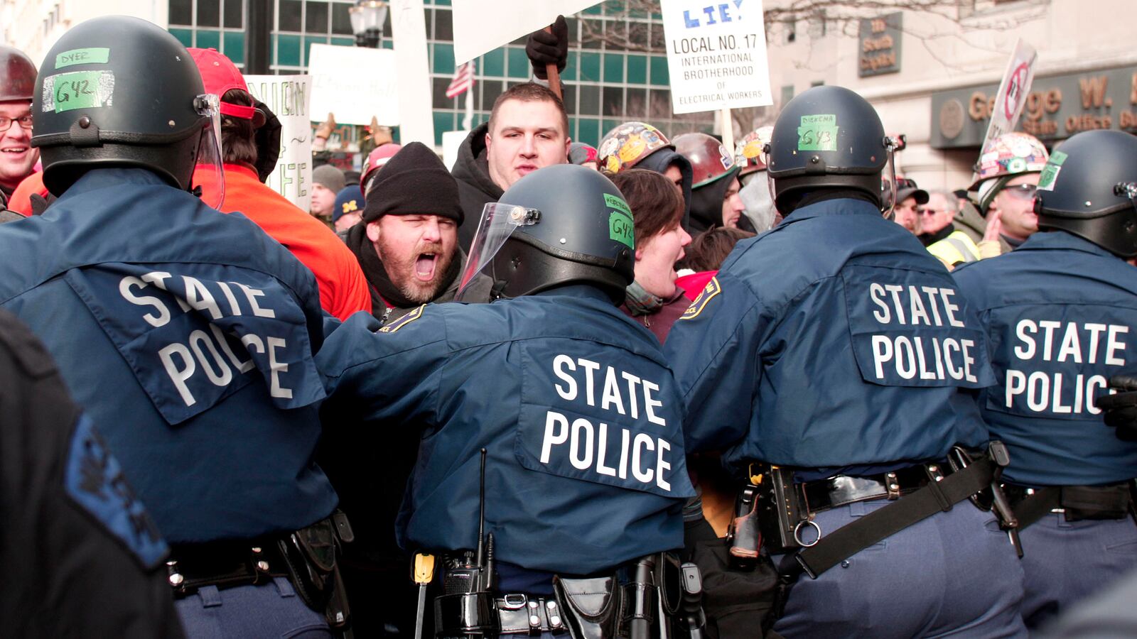articles/2012/12/12/michigan-labor-vows-2014-revenge-for-snyder-s-right-to-work-law/michigan-labor-protest_swmjli
