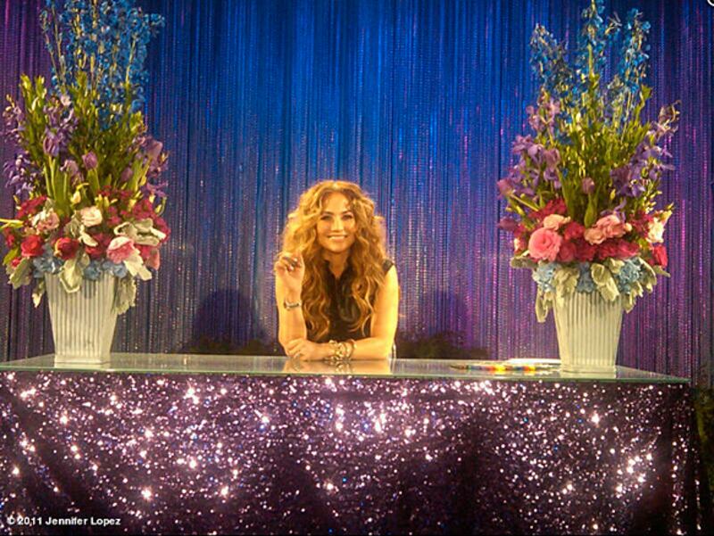 galleries/2011/05/12/celebrity-twitter-photos/twitpi513---lopez_hdbjmq