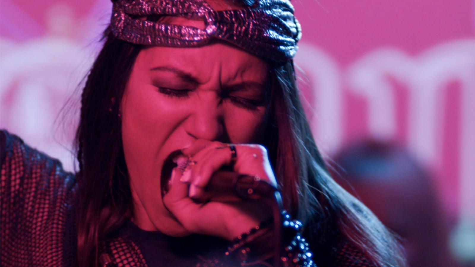 articles/2016/01/15/her-story-is-an-authentic-look-at-trans-life/160114-allen-her-story-tease_awbvor